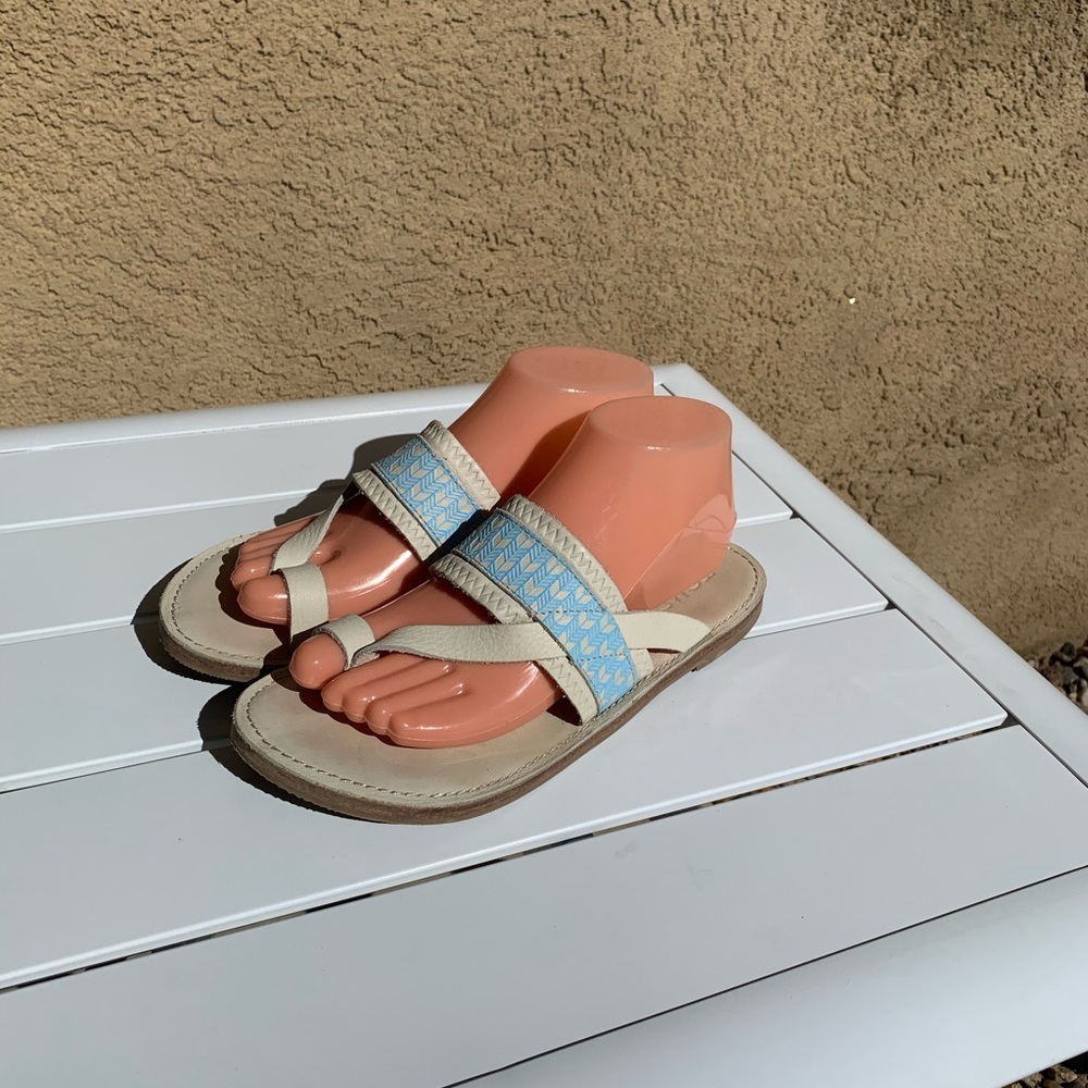 Toms Isabela white cream and blue leather flip flops 8 - Picture 4 of 10